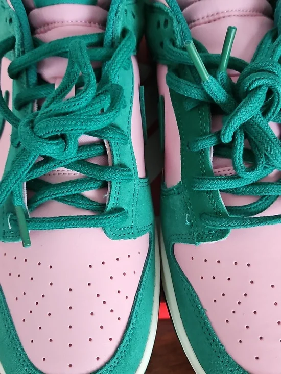 Nike Men's Pink and Green Low-Top Sneakers - Picture 6 of 10